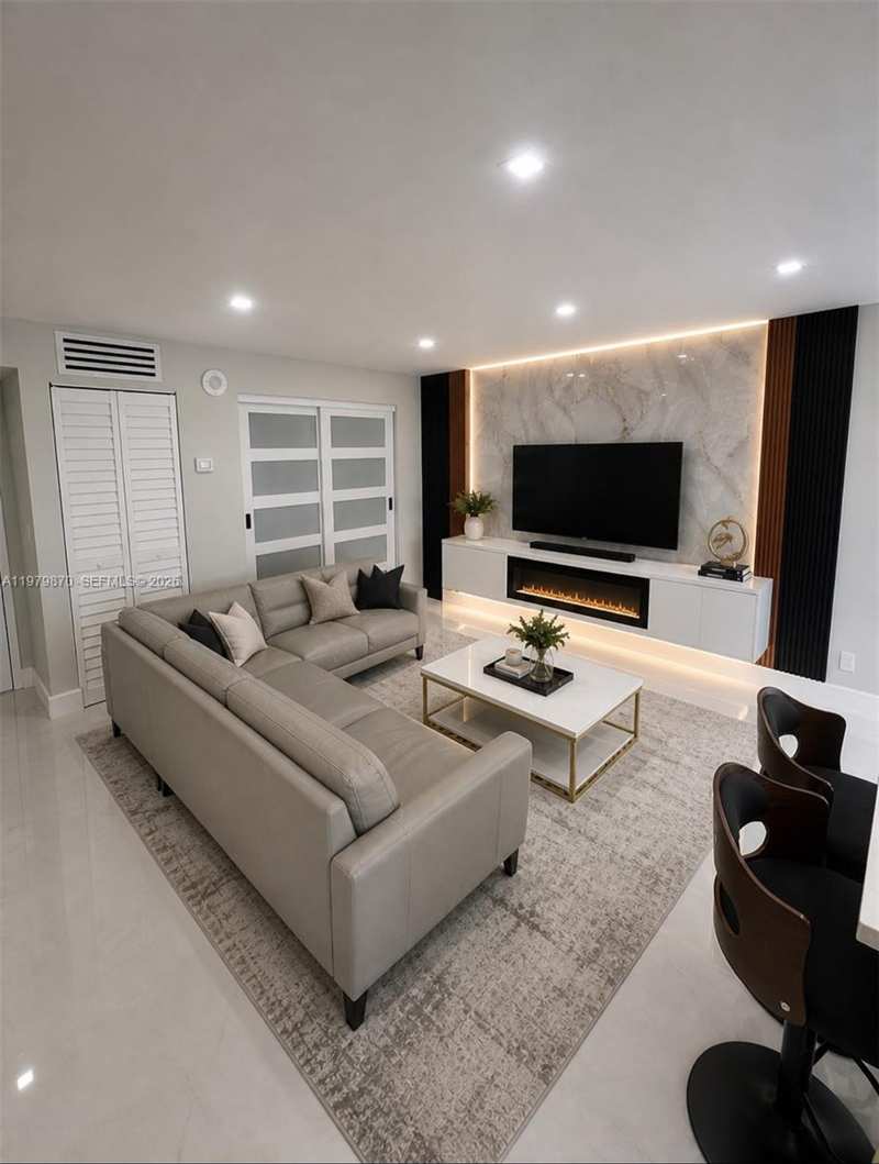 17021 N Bay Rd # 814, Sunny Isles Beach FL 33160
