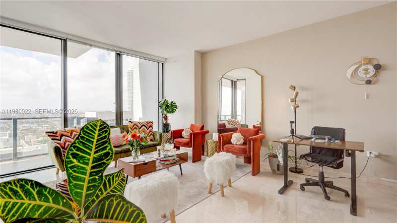 88 SW 7th St # 2706, Miami FL 33130