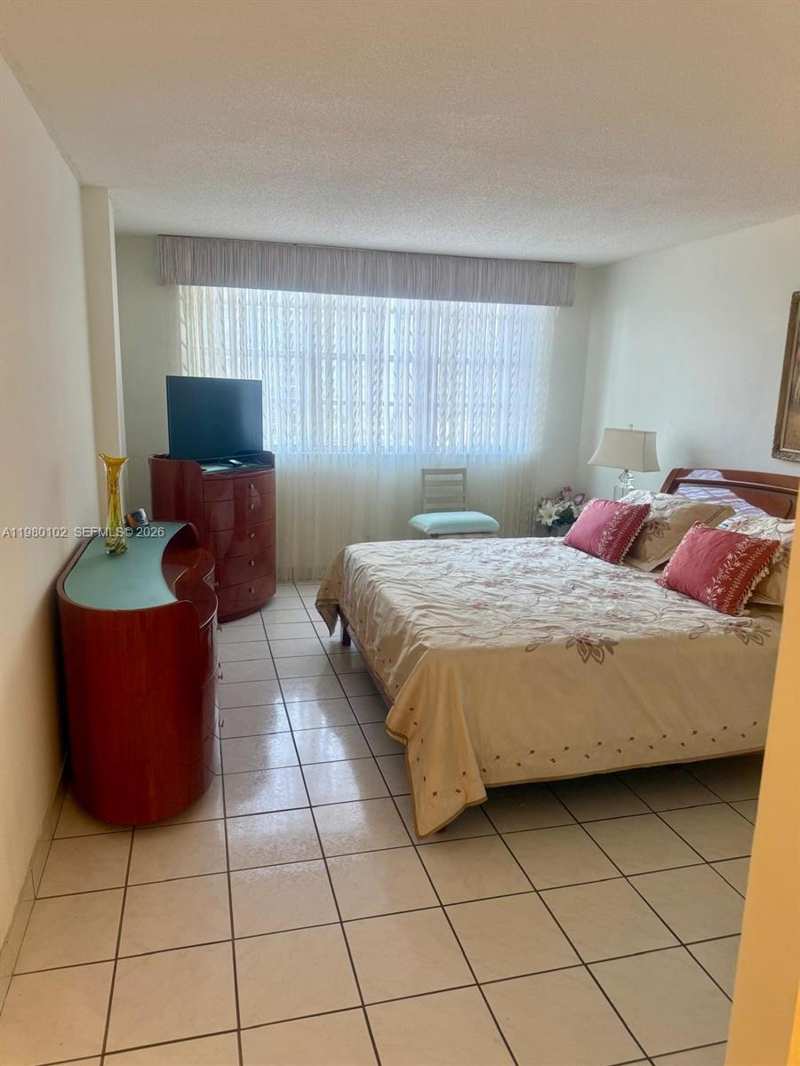 3113 S Ocean Dr # 701, Hallandale Beach FL 33009