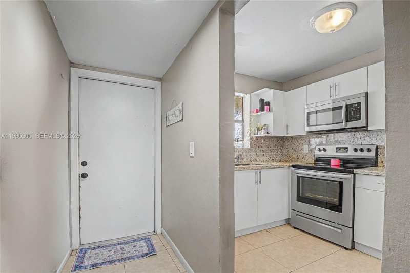 6525 W 26th Dr # 37, Hialeah FL 33016