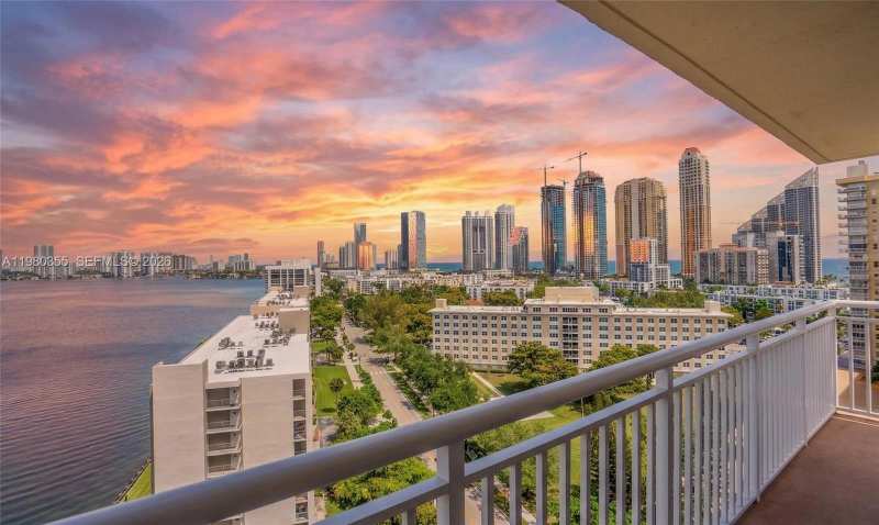 251 174th St # 1517, Sunny Isles Beach FL 33160