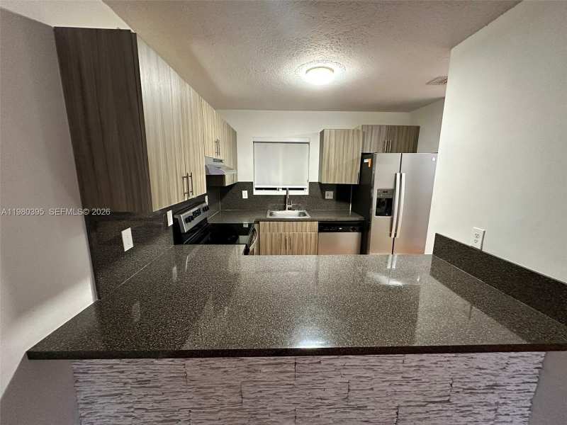 6235 Kendale Lakes Cir # 237, Miami FL 33183