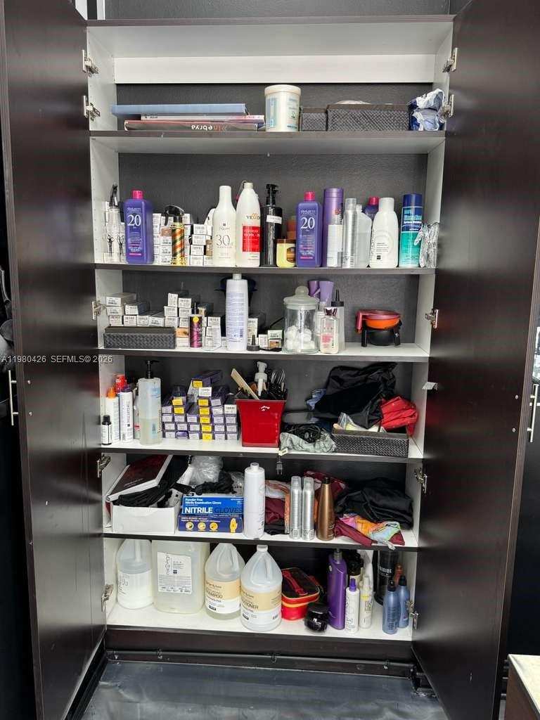 Listing – Barbería Hialeah, Hialeah FL 33012