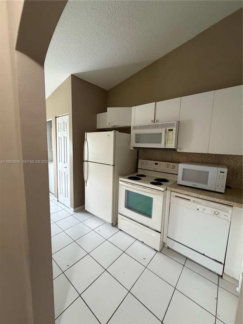 3780 N Jog Rd # 205, West Palm Beach FL 33411
