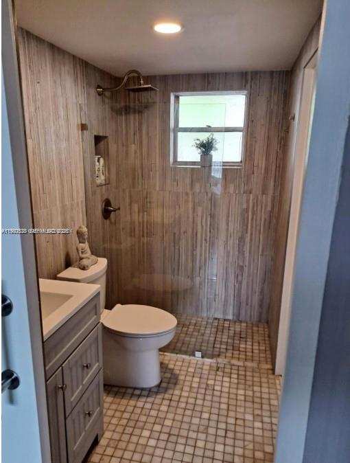 220 Kings Point Dr # 106, Sunny Isles Beach FL 33160