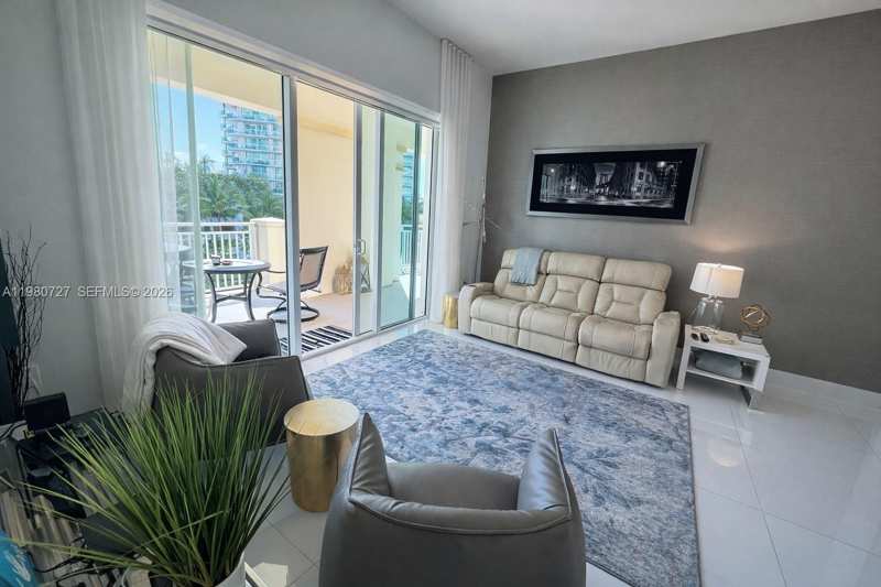 250 Sunny Isles Blvd # 407, Sunny Isles Beach FL 33160
