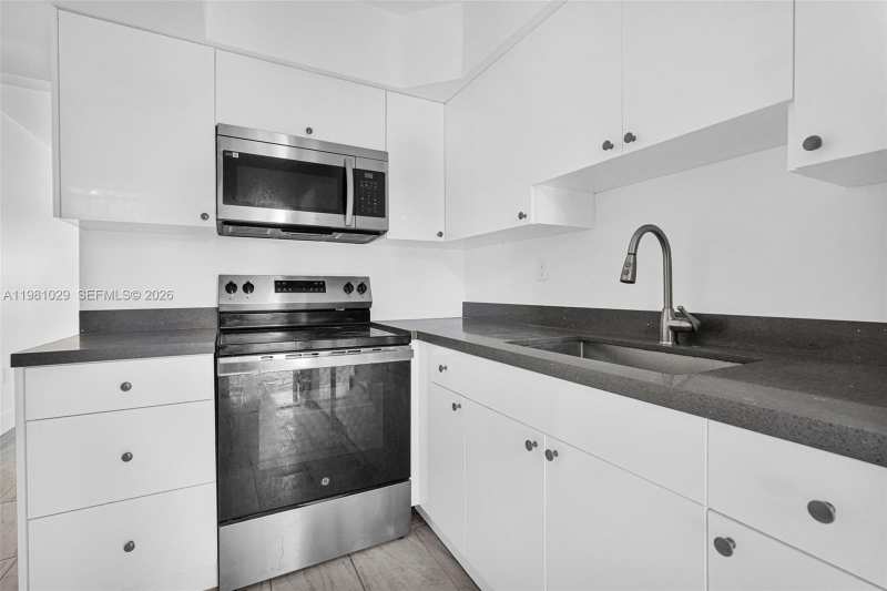 14602 NE 14th Ave # 1, Miami FL 33161