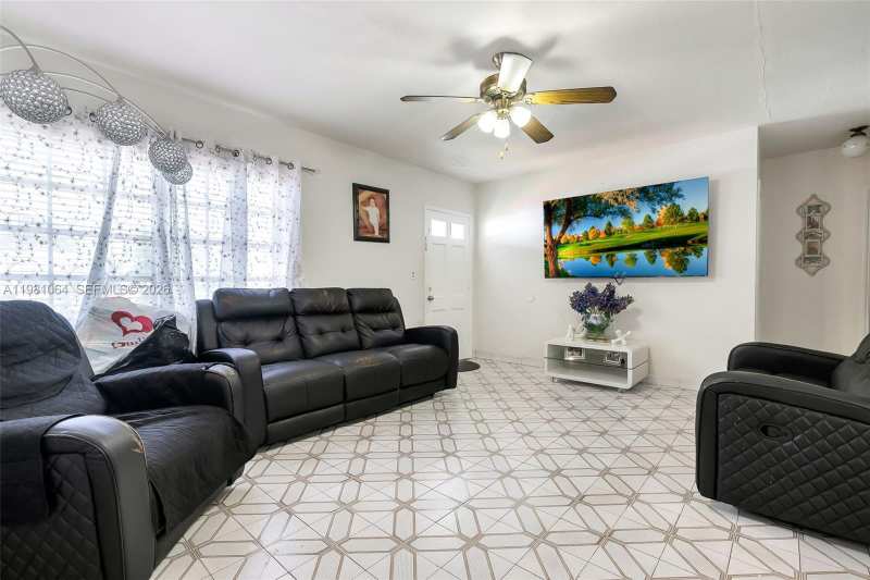 3250 NW 14th Ter, Miami FL 33125