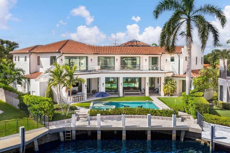 2300 NE 34th Ct, Lighthouse Point FL 33064