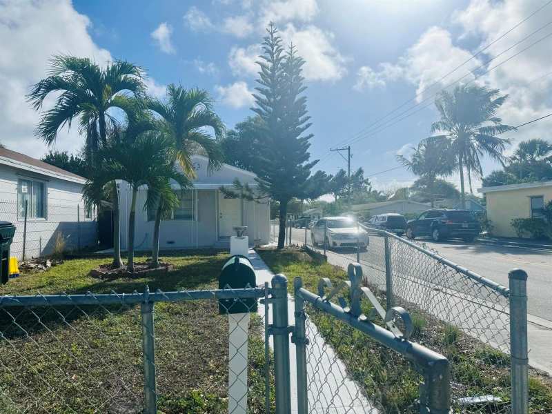 602 N D Street, FL 33460