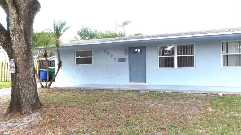 5227 SW 94th Avenue, Cooper City FL 33328