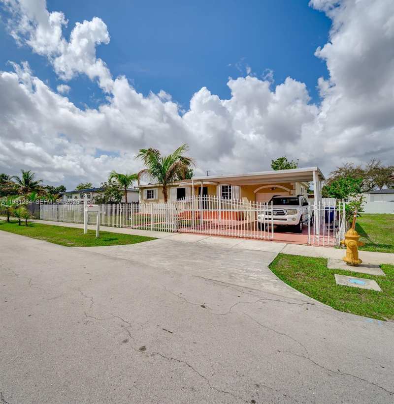 17950 NW 6th Ct, Miami Gardens FL 33169