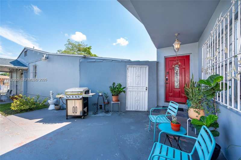 2610 NW 33rd St, Miami FL 33142