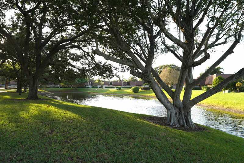 1916 19th Lane, Palm Beach Gardens FL 33418