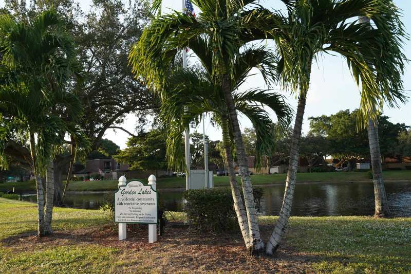 1916 19th Lane, Palm Beach Gardens FL 33418