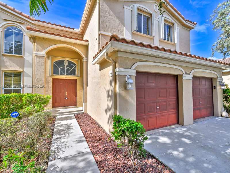 1663 E Harmony Lake Cir, Davie FL 33324