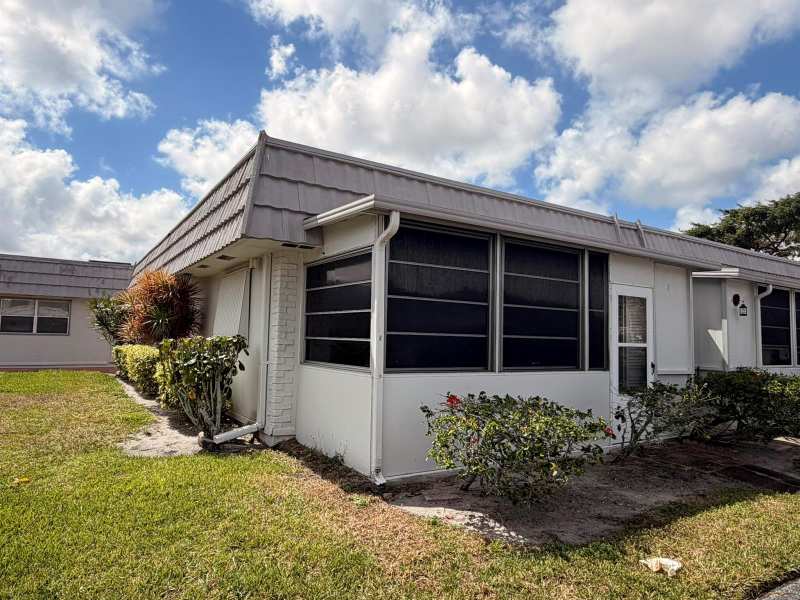 43 Valencia B, Delray Beach FL 33446