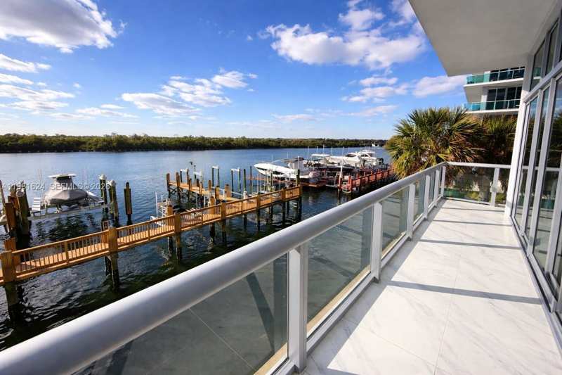 2890 N Ocean Dr, Hollywood FL 33019