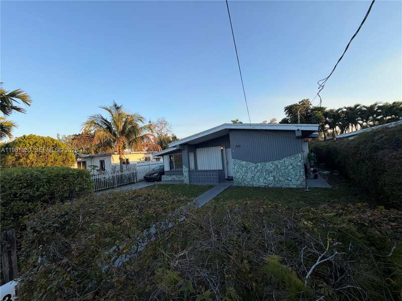 354 NE 173rd St, North Miami Beach FL 33162
