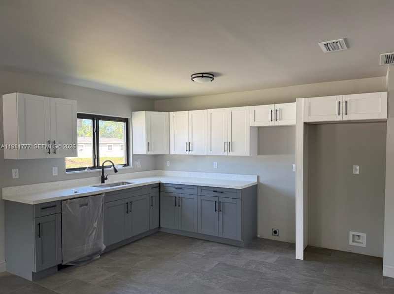 2806 NW 9th Ct, Fort Lauderdale FL 33311