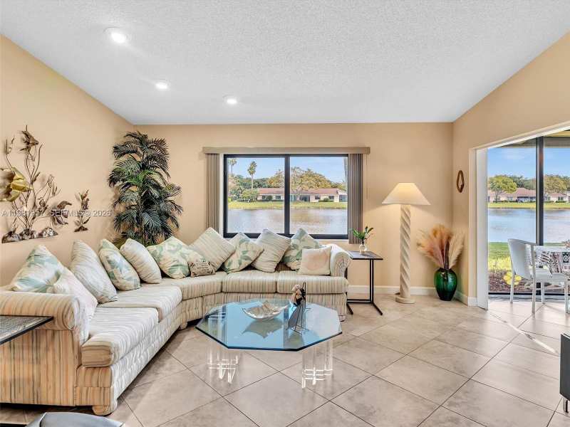 8111 Songbird Ter # B, Boca Raton FL 33496