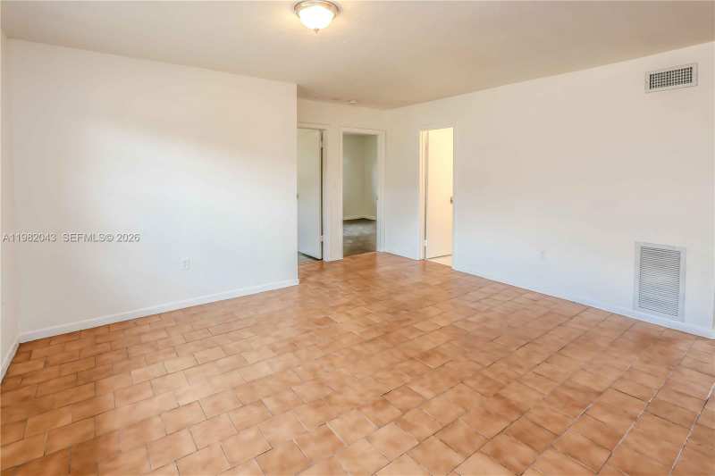 6747 NW 5th Ct # 2, Miami FL 33150