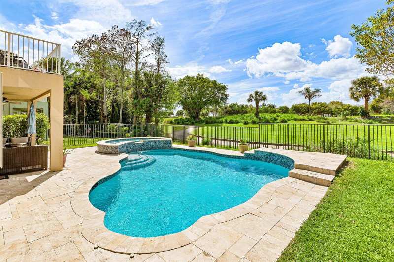 2015 Reston Circle, Royal Palm Beach FL 33411