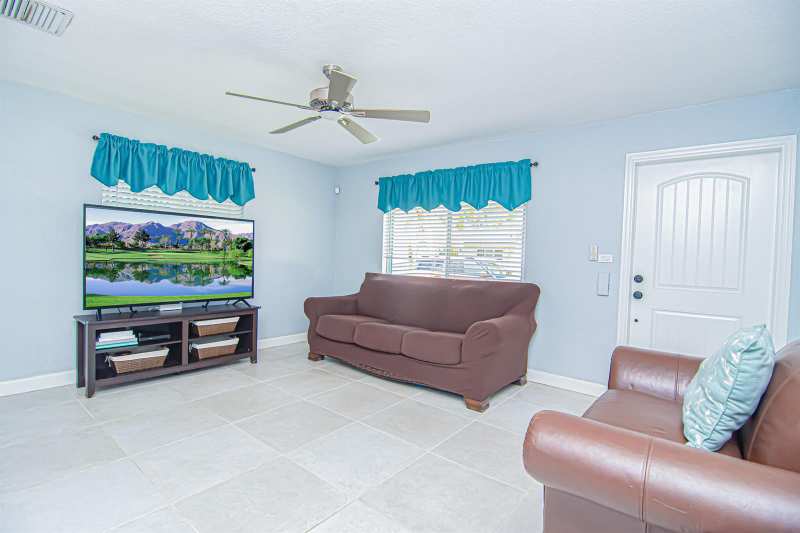 5711 NW 48th Avenue, Tamarac FL 33319