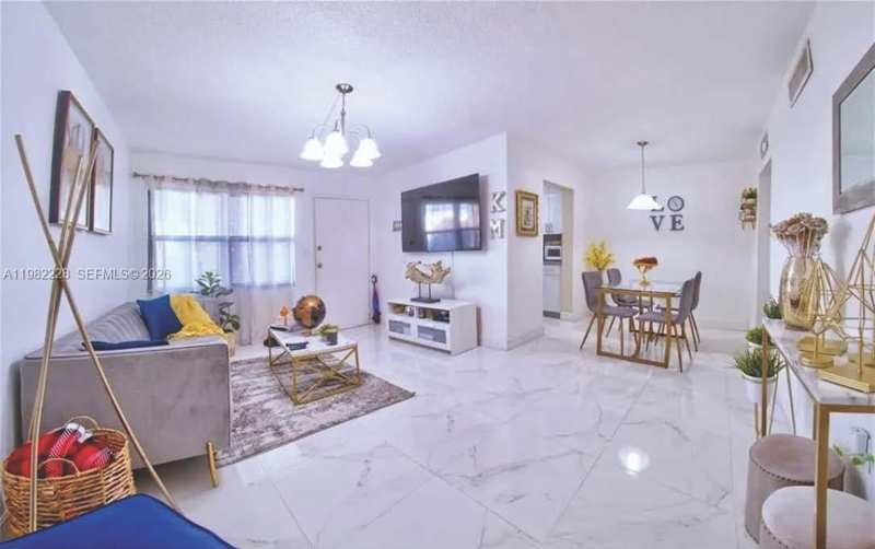 1325 W 68th St # 113, Hialeah FL 33014
