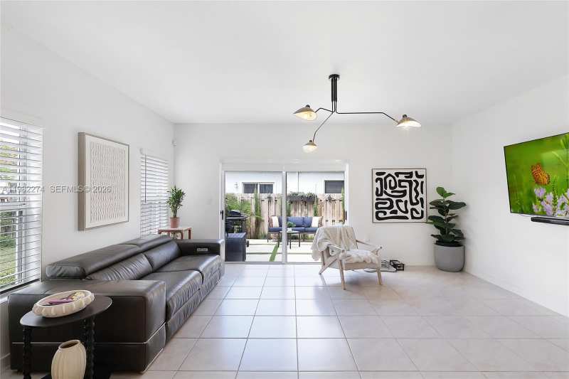 357 NE 1st Dr, Florida City FL 33034