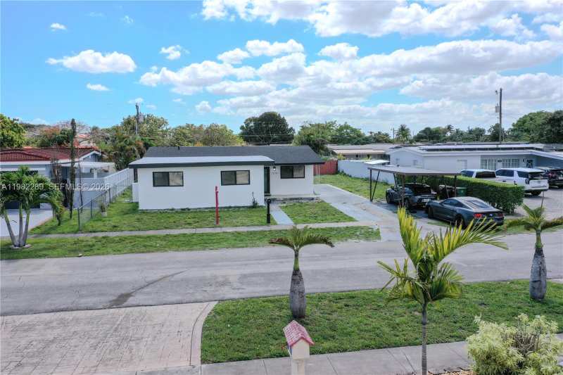 1014 W 66th St, Hialeah FL 33012