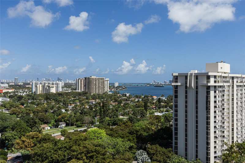 2000 Towerside Ter, Miami FL 33138