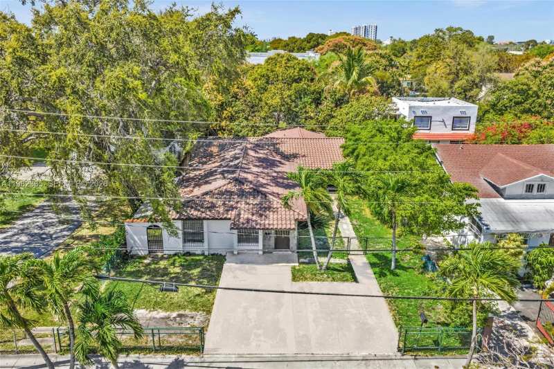 1010 SW 14th Ave, Miami FL 33135