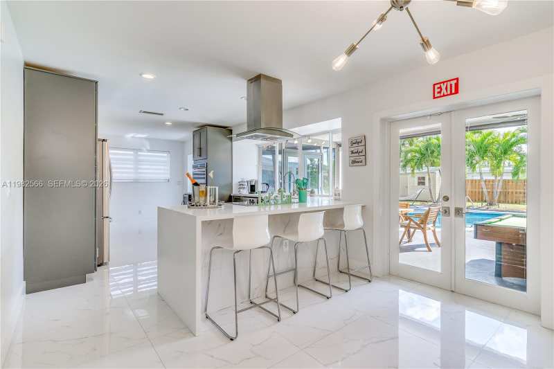 4212 Van Buren St, Hollywood FL 33021