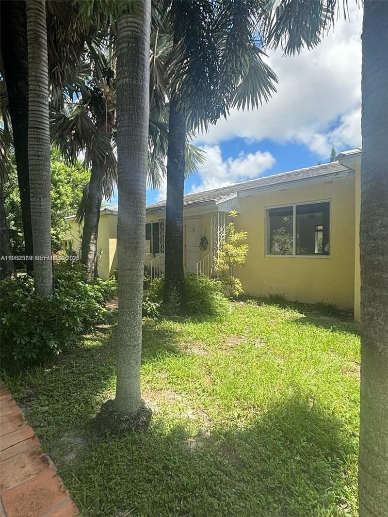 1015 NE 112th St, Biscayne Park FL 33161