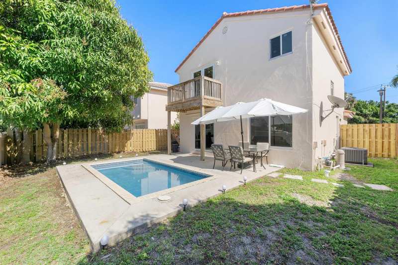 6363 Seagrape Circle, Margate FL 33063