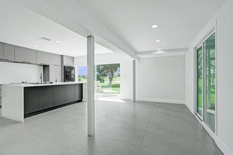 6700 E Tropical Way, Plantation FL 33317