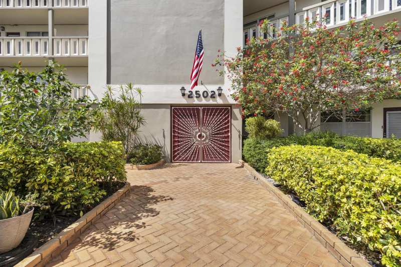 2502 Antigua Terrace # G1, Coconut Creek FL 33066