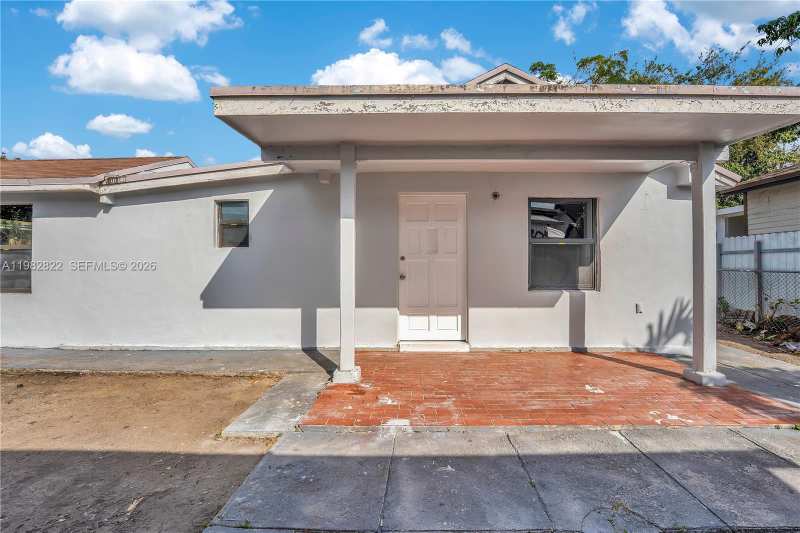 2428 NW 28th St REAR, Miami FL 33142