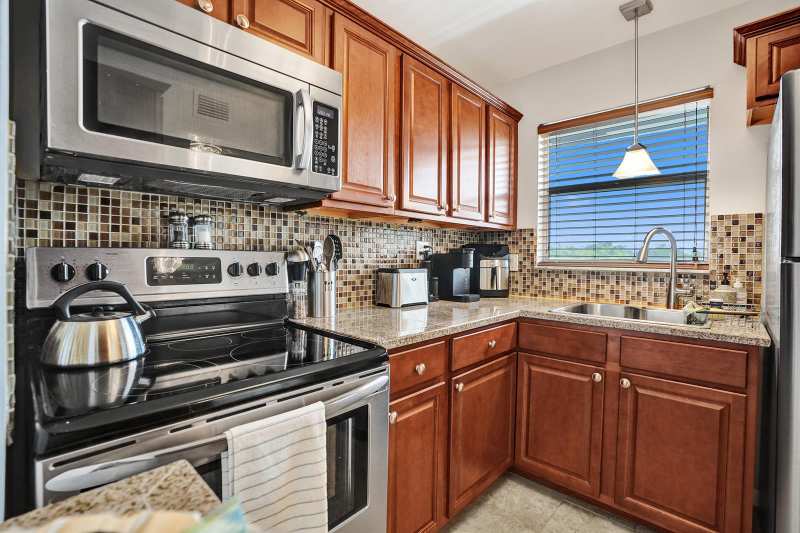 2901 E Sunrise Lakes Drive E # 305, Sunrise FL 33322
