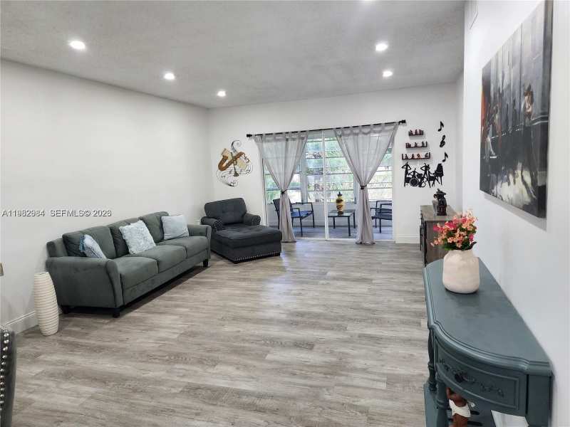 7605 NW 4th Pl # 206, Margate FL 33063