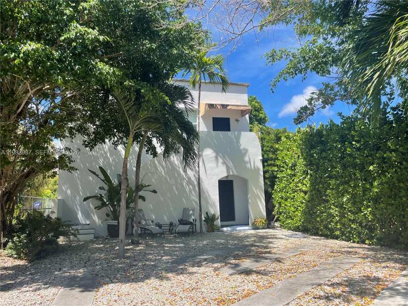 3421 SW 25th St # 01, Miami FL 33133
