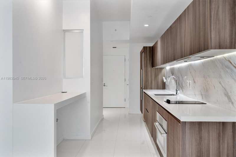 851 NE 1st Ave # 307, Miami FL 33132