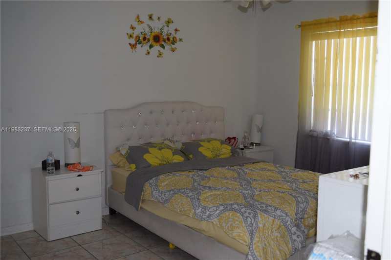 1335 W 68th St # 106, Hialeah FL 33014