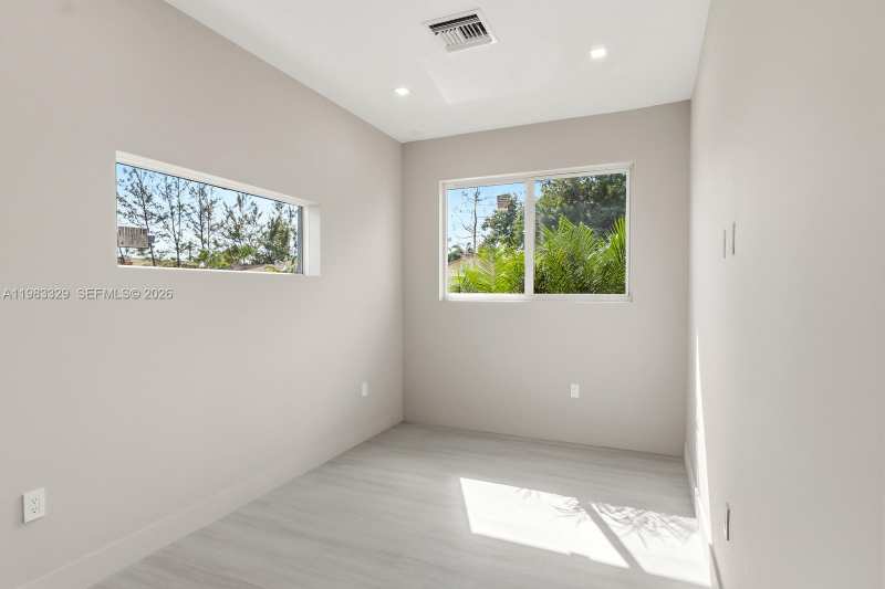 1028 NW 8th Ave, Fort Lauderdale FL 33311