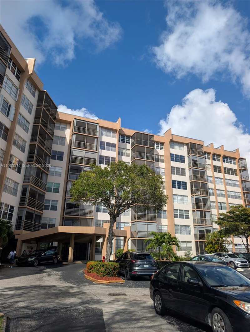 1000 E Saint Charles Pl # 519, Pembroke Pines FL 33026