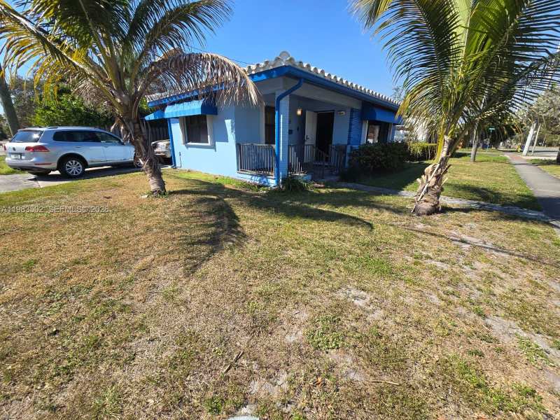 704 SW 2nd Ave, Dania Beach FL 33004