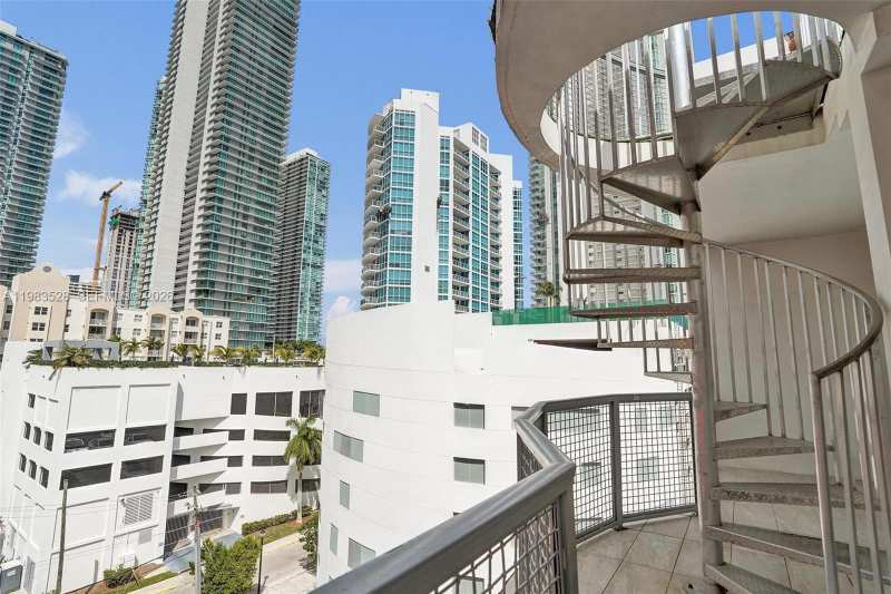 481 NE 29th St # 702, Miami FL 33137
