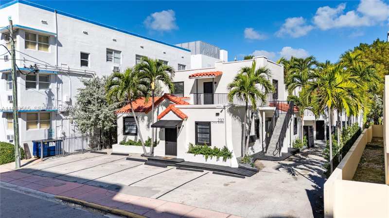 237 38th St # 4, Miami Beach FL 33140