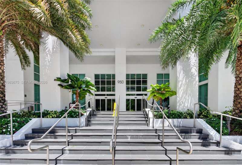 950 Brickell Bay Dr # 4100, Miami FL 33131